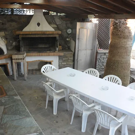 Eden Park Lejlighedshotel Páros