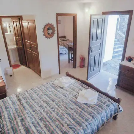 Paros Eden Park 아파트호텔 3*